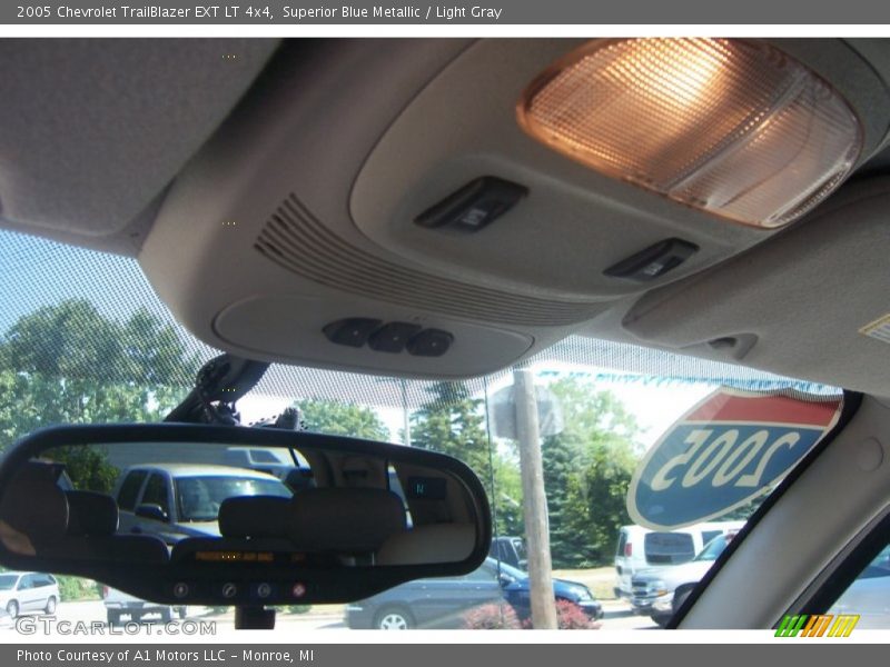 Superior Blue Metallic / Light Gray 2005 Chevrolet TrailBlazer EXT LT 4x4