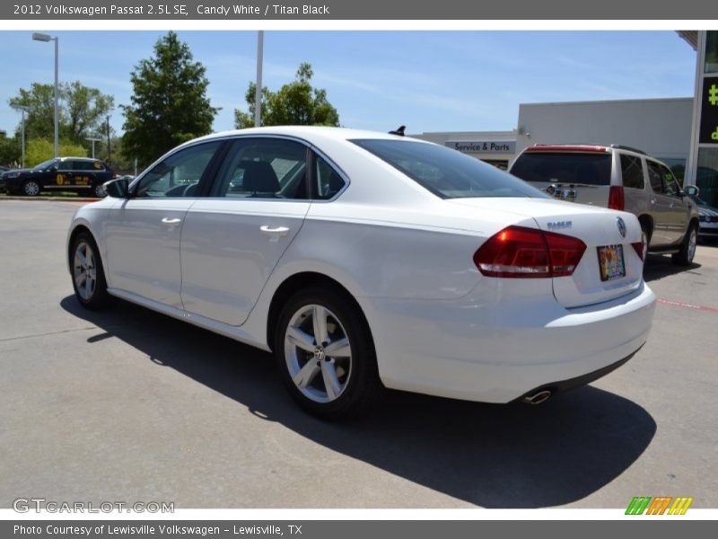 Candy White / Titan Black 2012 Volkswagen Passat 2.5L SE