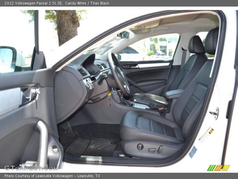 Candy White / Titan Black 2012 Volkswagen Passat 2.5L SE