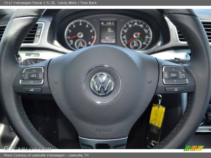 Candy White / Titan Black 2012 Volkswagen Passat 2.5L SE