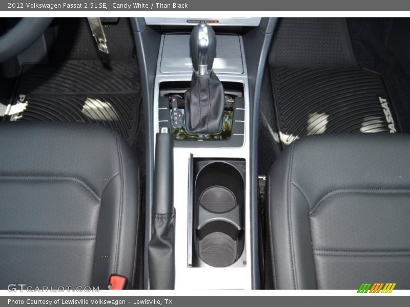Candy White / Titan Black 2012 Volkswagen Passat 2.5L SE