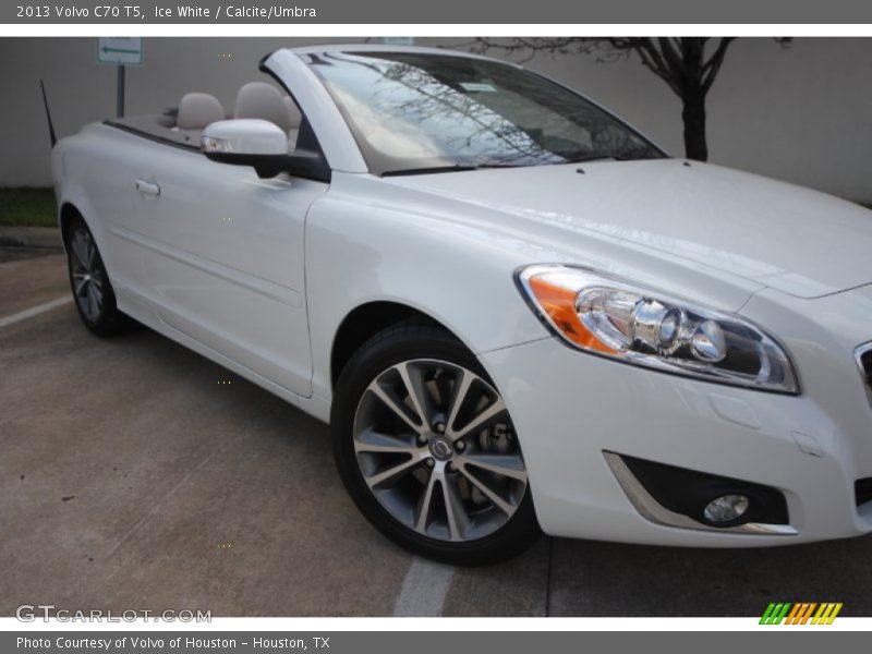 Ice White / Calcite/Umbra 2013 Volvo C70 T5