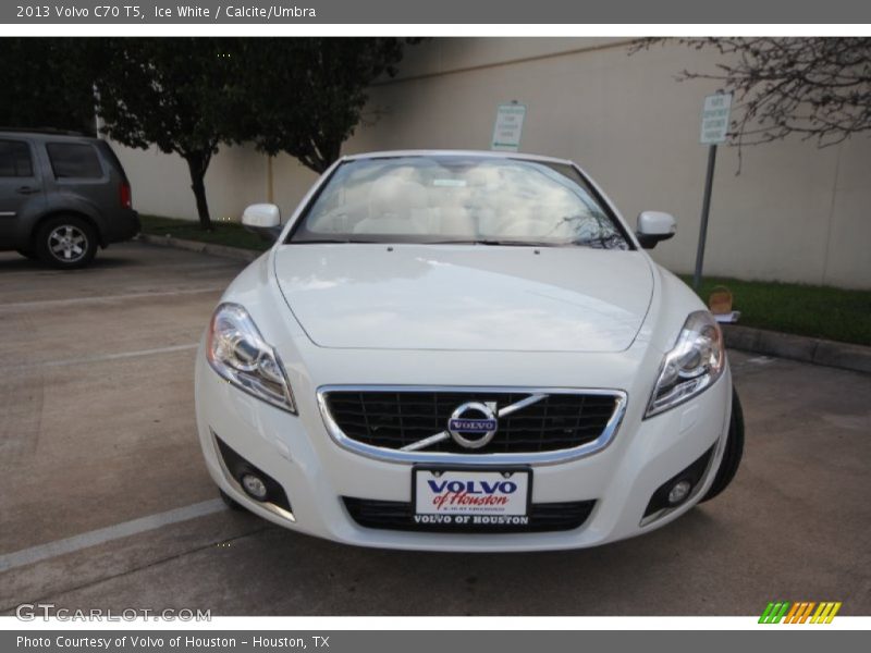 Ice White / Calcite/Umbra 2013 Volvo C70 T5