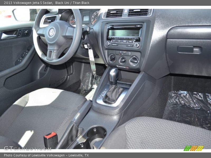 Black Uni / Titan Black 2013 Volkswagen Jetta S Sedan