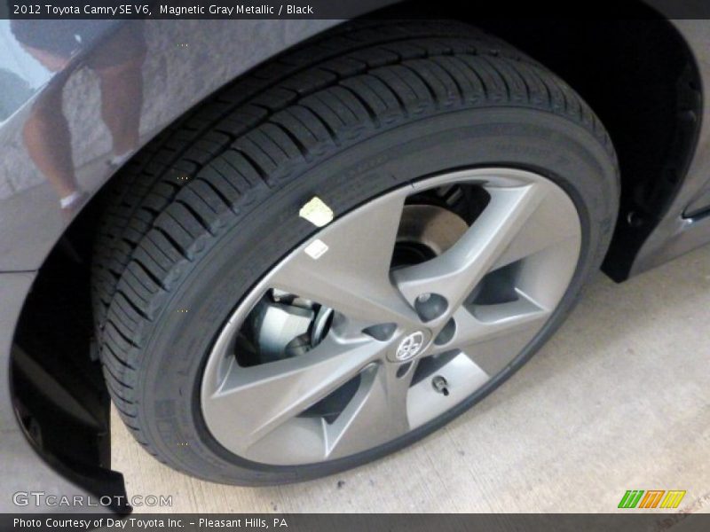 Magnetic Gray Metallic / Black 2012 Toyota Camry SE V6