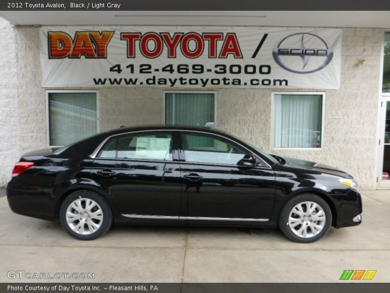 Black / Light Gray 2012 Toyota Avalon