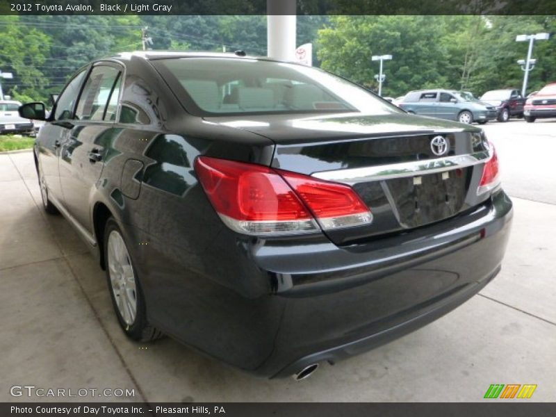 Black / Light Gray 2012 Toyota Avalon