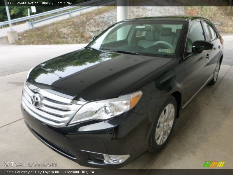 Black / Light Gray 2012 Toyota Avalon