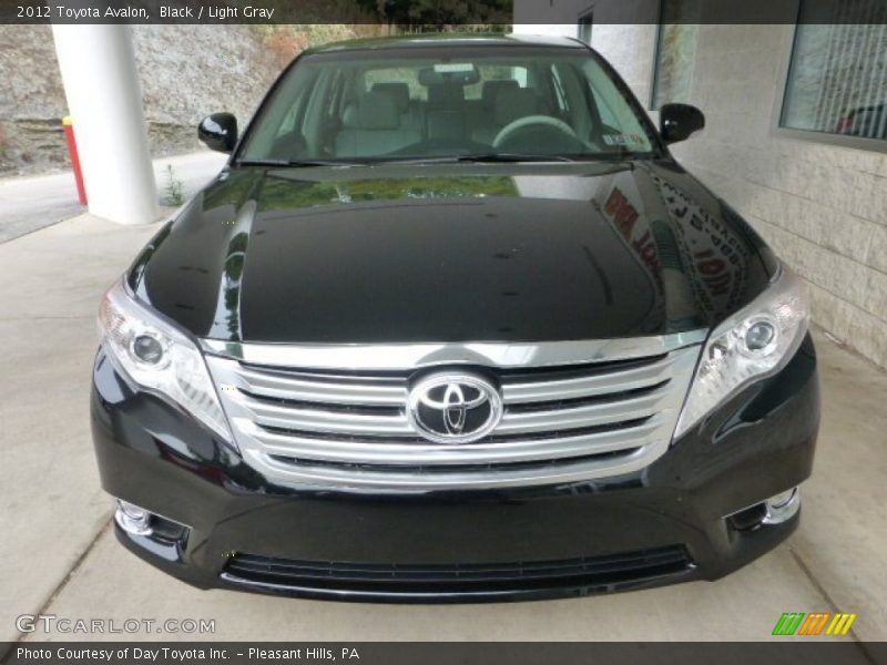 Black / Light Gray 2012 Toyota Avalon