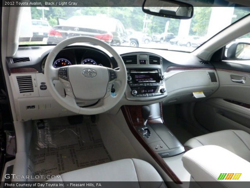 Black / Light Gray 2012 Toyota Avalon