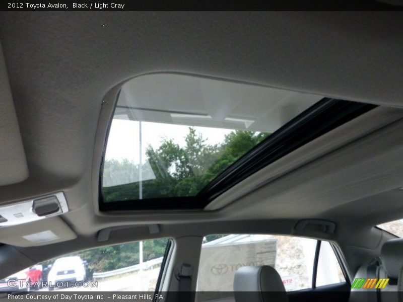 Black / Light Gray 2012 Toyota Avalon