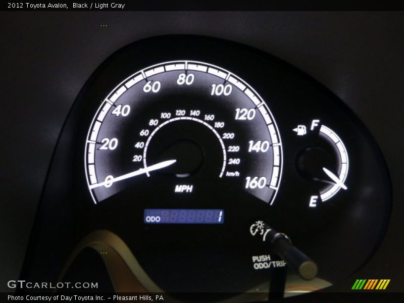 Black / Light Gray 2012 Toyota Avalon