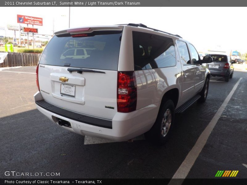 Summit White / Light Titanium/Dark Titanium 2011 Chevrolet Suburban LT