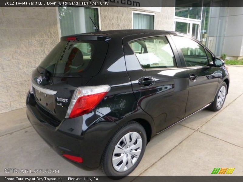 Black Sand Pearl / Ash Gray 2012 Toyota Yaris LE 5 Door