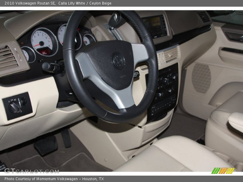 Calla Lilly White / Ceylon Beige 2010 Volkswagen Routan SE