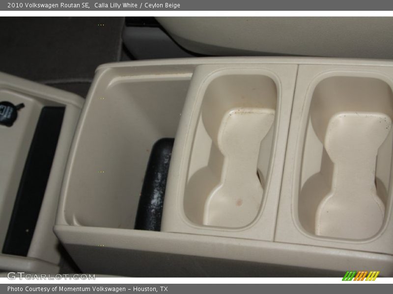 Calla Lilly White / Ceylon Beige 2010 Volkswagen Routan SE