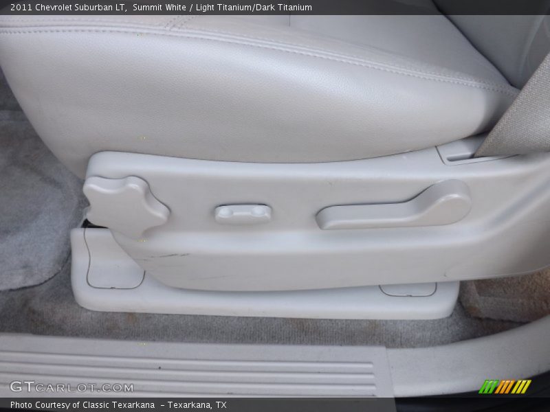 Summit White / Light Titanium/Dark Titanium 2011 Chevrolet Suburban LT