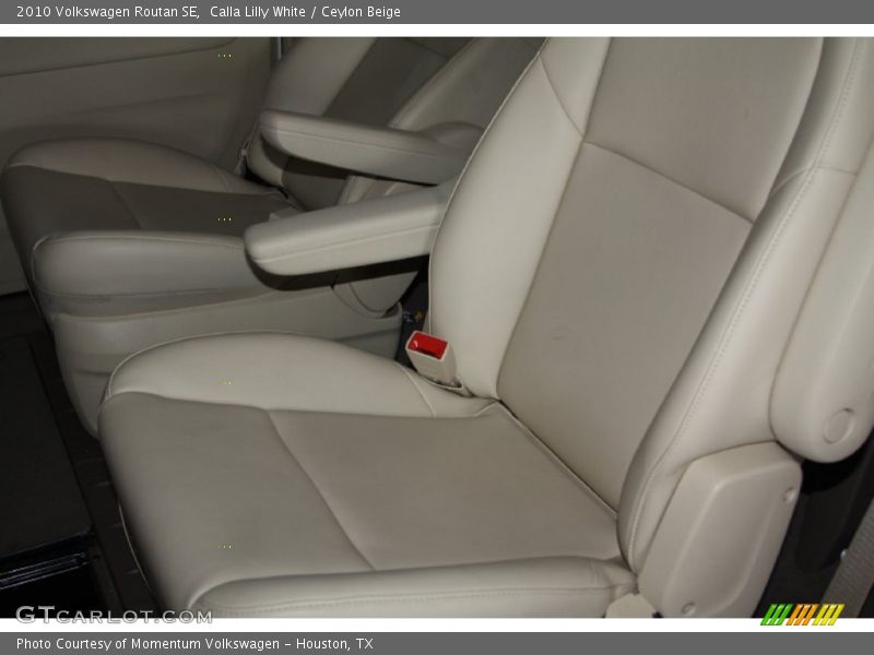 Calla Lilly White / Ceylon Beige 2010 Volkswagen Routan SE