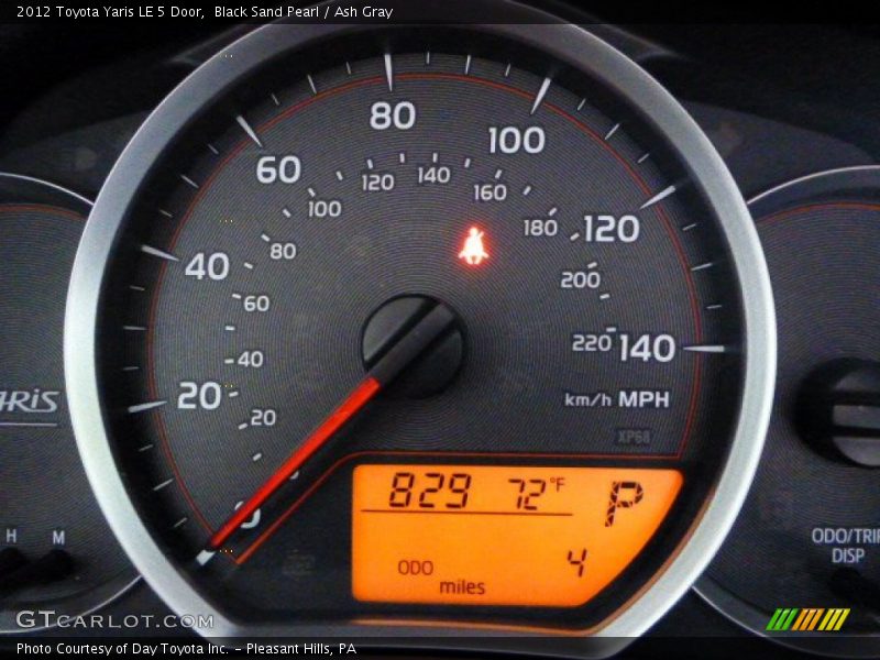 Black Sand Pearl / Ash Gray 2012 Toyota Yaris LE 5 Door