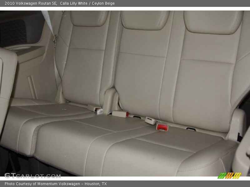 Calla Lilly White / Ceylon Beige 2010 Volkswagen Routan SE