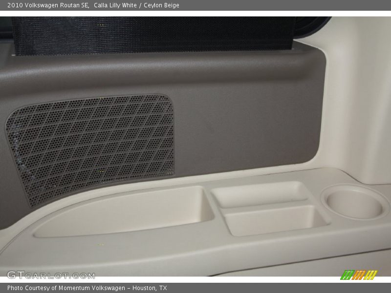 Calla Lilly White / Ceylon Beige 2010 Volkswagen Routan SE