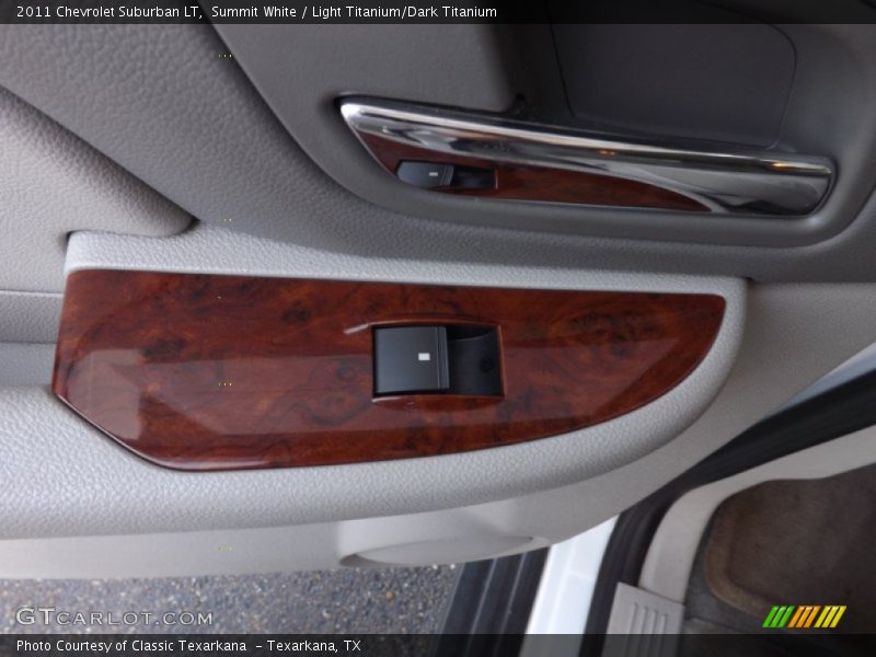 Summit White / Light Titanium/Dark Titanium 2011 Chevrolet Suburban LT