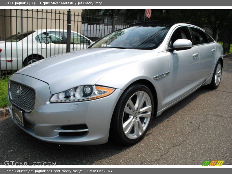 Front 3/4 View of 2011 XJ XJL