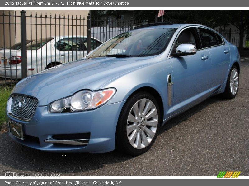 Front 3/4 View of 2009 XF Premium Luxury