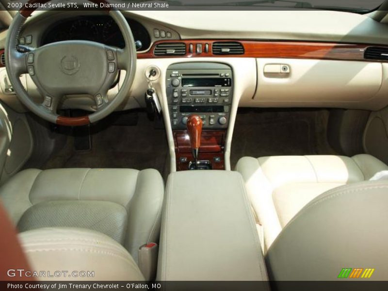 Dashboard of 2003 Seville STS