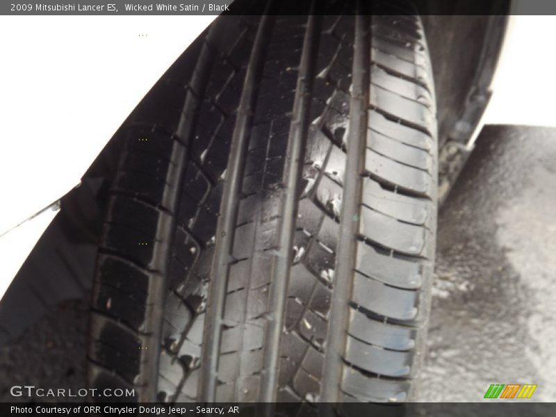 Wicked White Satin / Black 2009 Mitsubishi Lancer ES