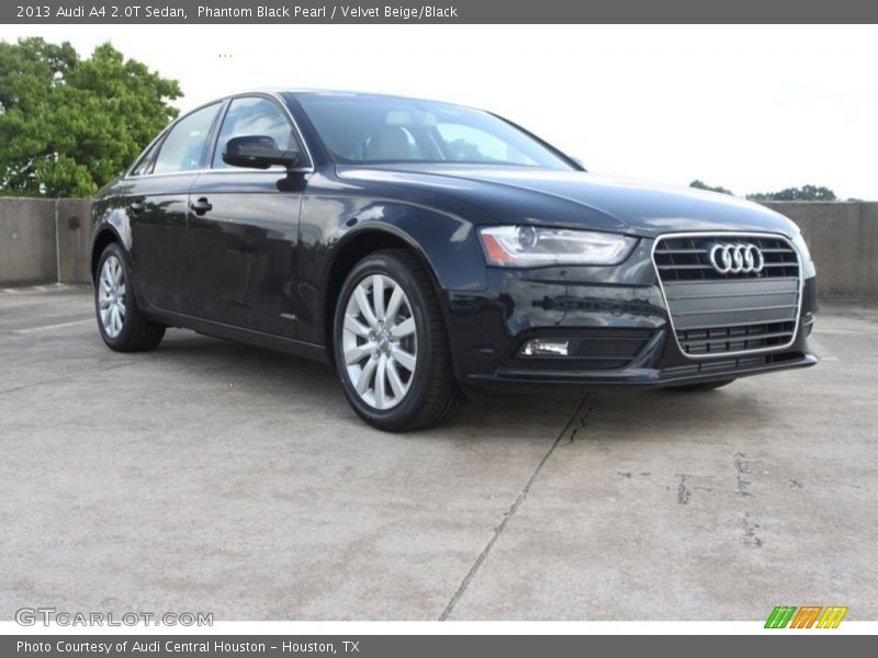 Front 3/4 View of 2013 A4 2.0T Sedan