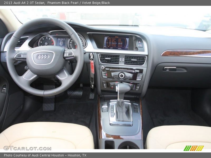 Dashboard of 2013 A4 2.0T Sedan