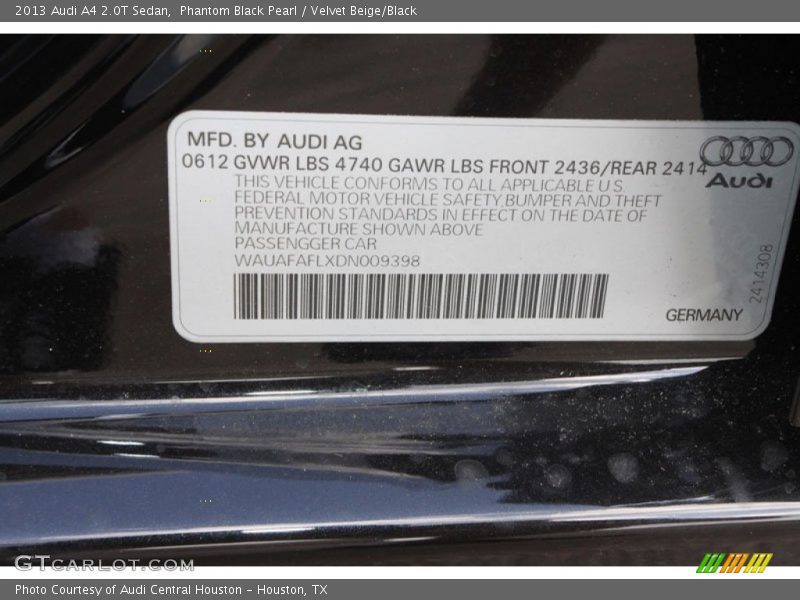 Phantom Black Pearl / Velvet Beige/Black 2013 Audi A4 2.0T Sedan