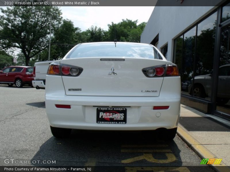 Wicked White Metallic / Black 2010 Mitsubishi Lancer ES
