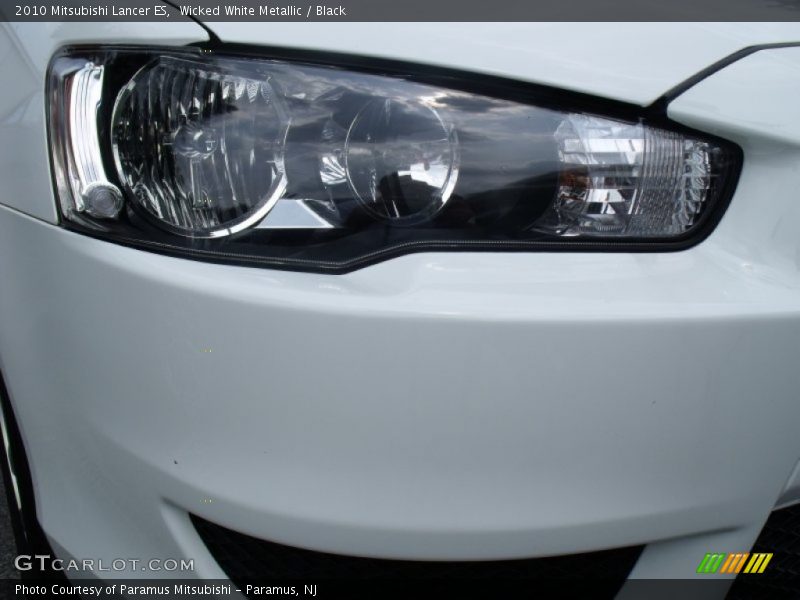 Wicked White Metallic / Black 2010 Mitsubishi Lancer ES