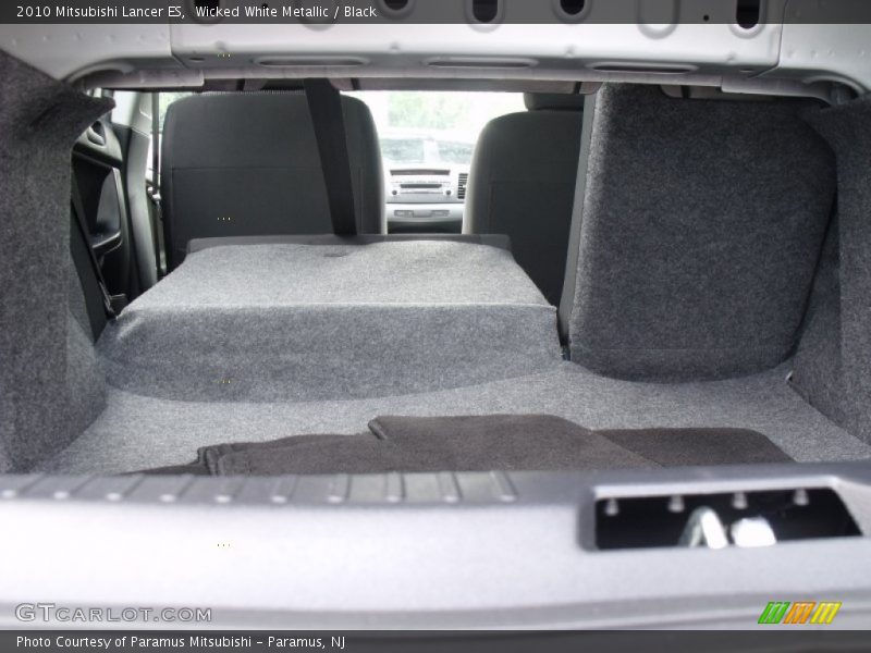 Wicked White Metallic / Black 2010 Mitsubishi Lancer ES