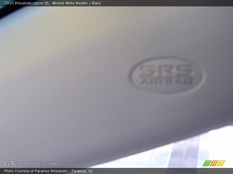 Wicked White Metallic / Black 2010 Mitsubishi Lancer ES