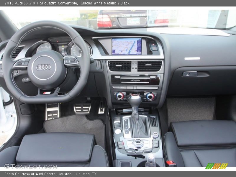 Dashboard of 2013 S5 3.0 TFSI quattro Convertible