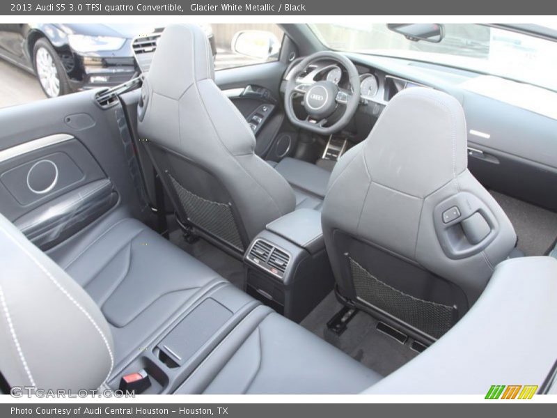 Rear Seat of 2013 S5 3.0 TFSI quattro Convertible