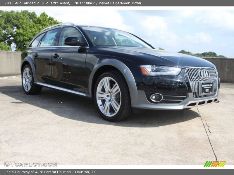 Front 3/4 View of 2013 Allroad 2.0T quattro Avant