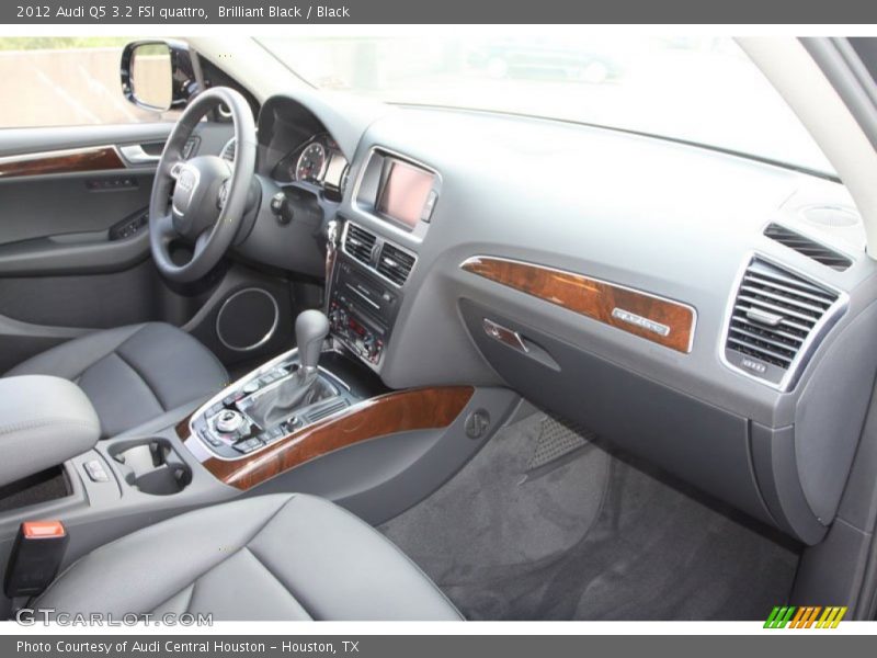 Brilliant Black / Black 2012 Audi Q5 3.2 FSI quattro