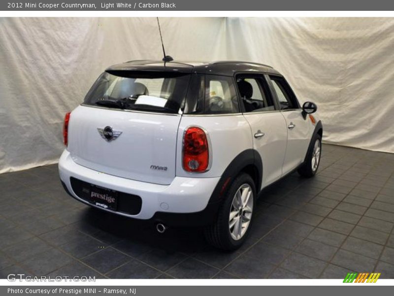 Light White / Carbon Black 2012 Mini Cooper Countryman