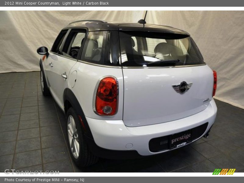 Light White / Carbon Black 2012 Mini Cooper Countryman