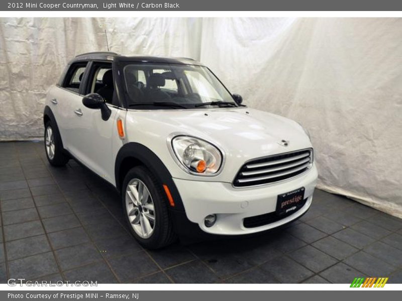 Light White / Carbon Black 2012 Mini Cooper Countryman