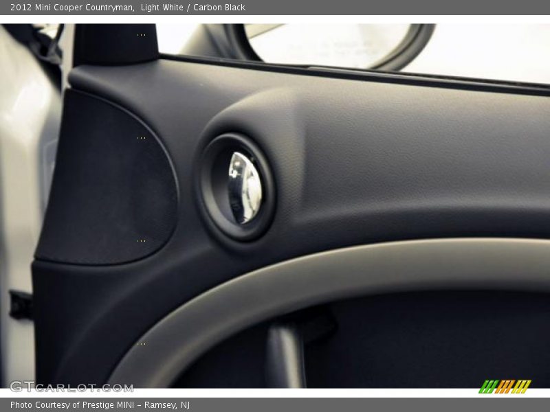 Light White / Carbon Black 2012 Mini Cooper Countryman