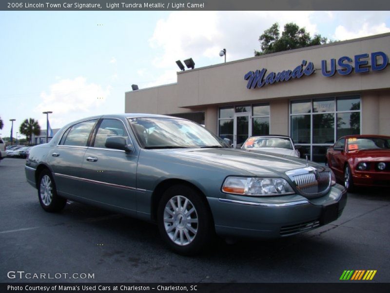 Light Tundra Metallic / Light Camel 2006 Lincoln Town Car Signature