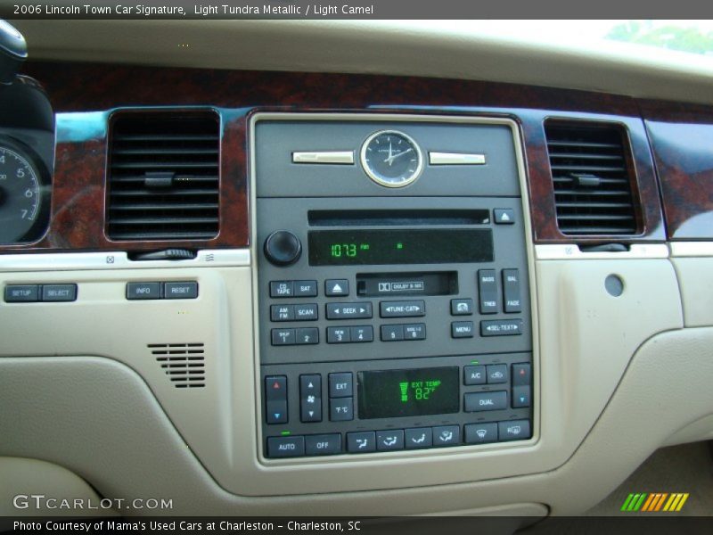 Light Tundra Metallic / Light Camel 2006 Lincoln Town Car Signature
