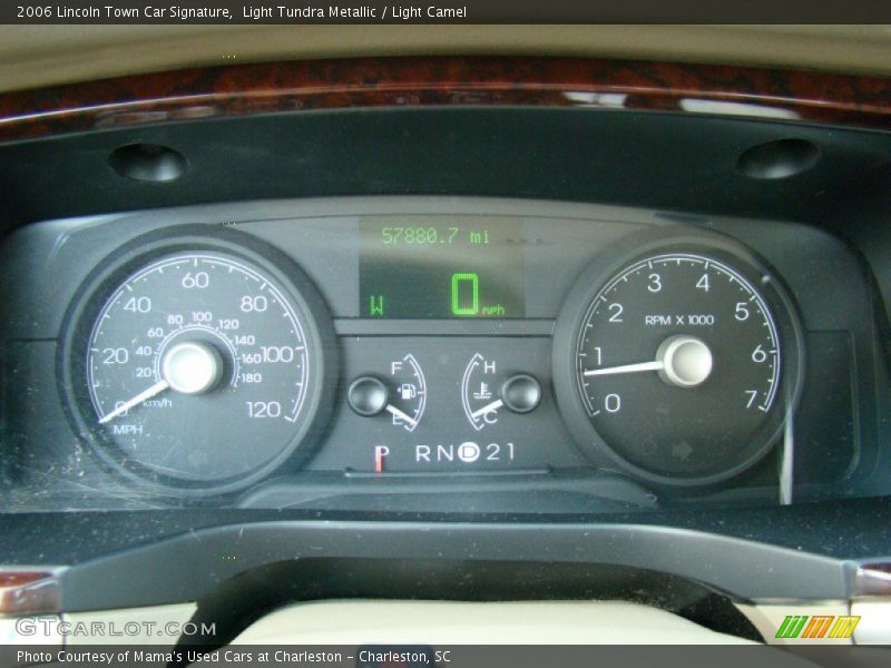 Light Tundra Metallic / Light Camel 2006 Lincoln Town Car Signature