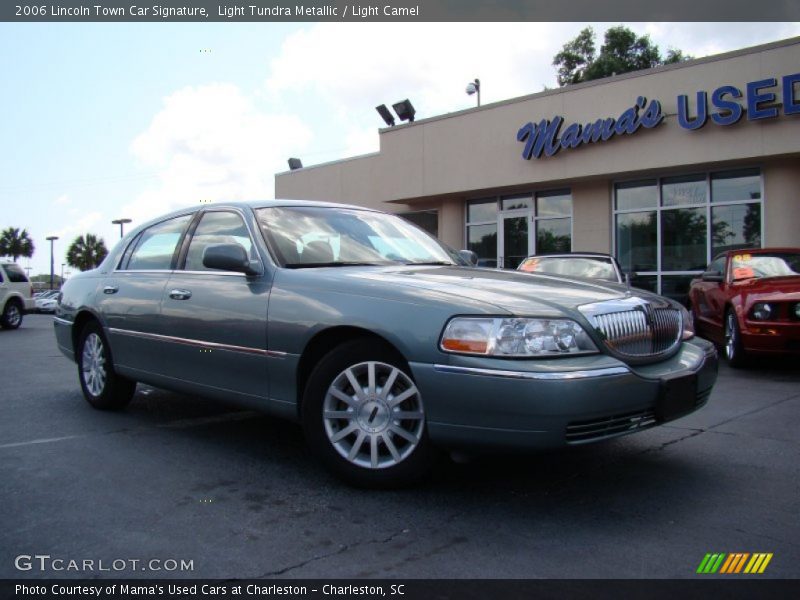 Light Tundra Metallic / Light Camel 2006 Lincoln Town Car Signature