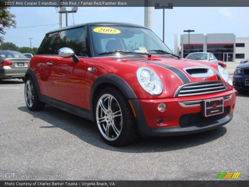 Front 3/4 View of 2005 Cooper S Hardtop